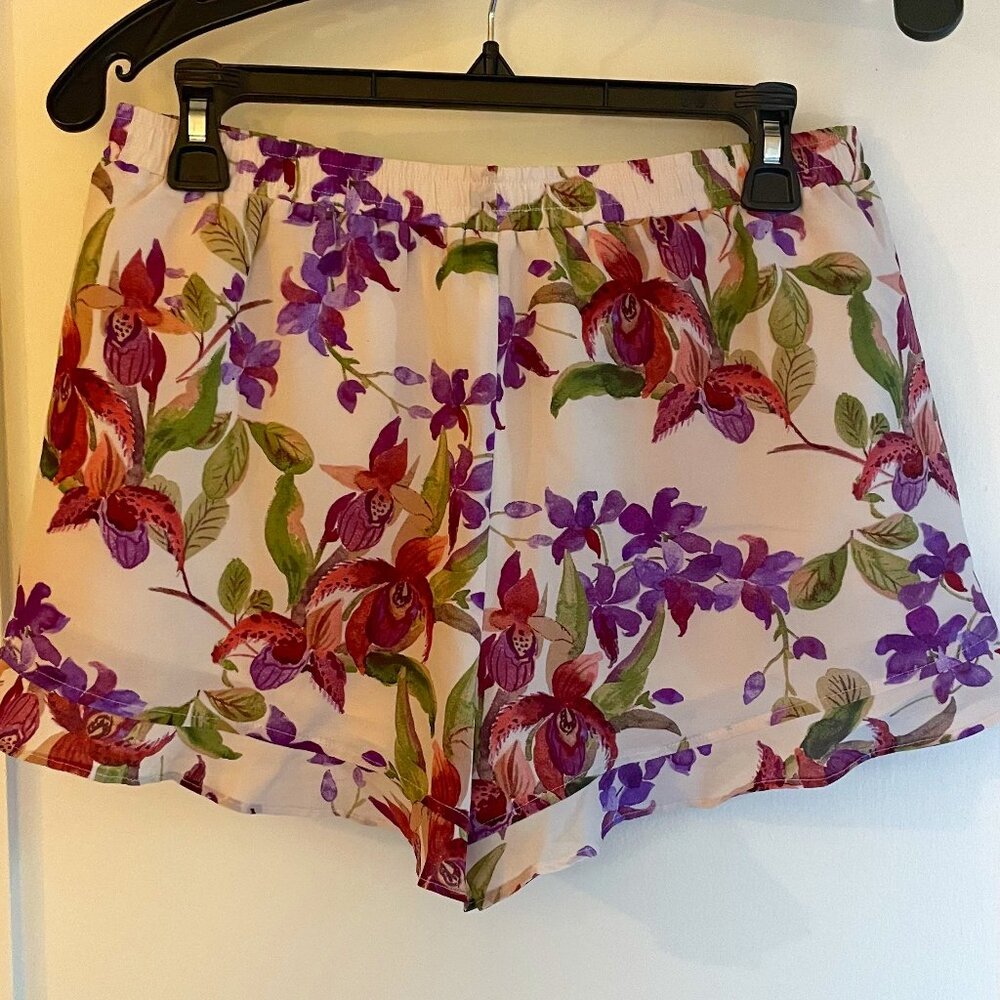 Orchid print flutter shorts